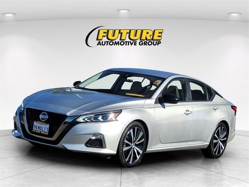 Certified 2022 Nissan Altima 2.5 SR image 5