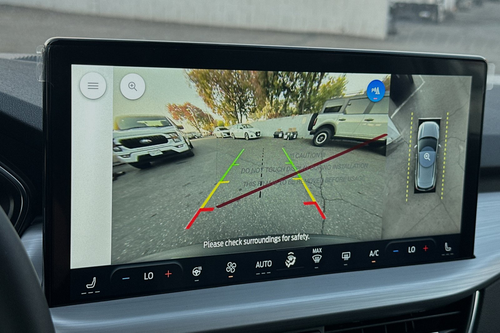 New 2024 Ford Escape SE w/ PHEV Premium Package FWD image 17