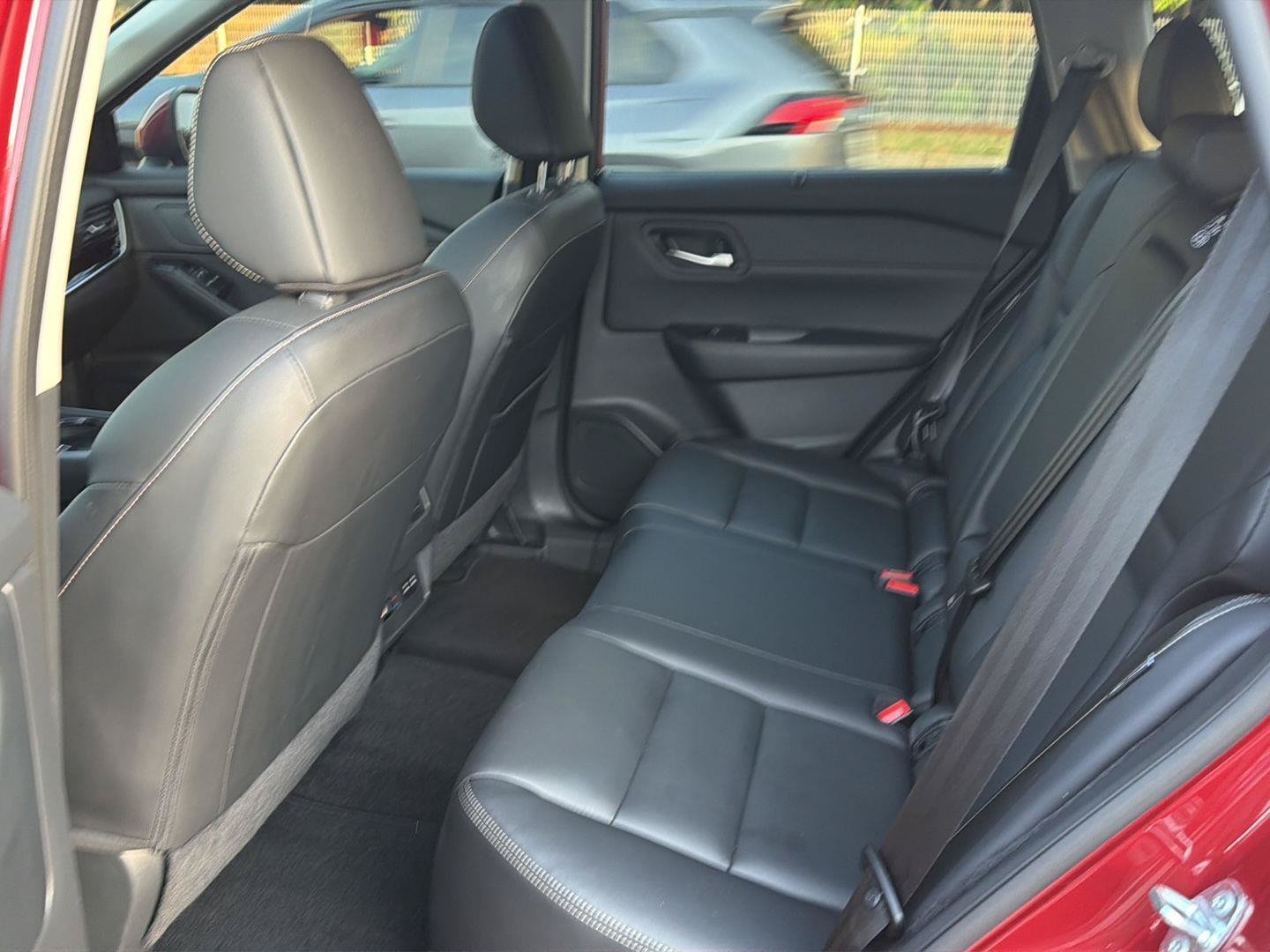 Used 2024 Nissan Rogue SL w/ SL Premium Package FWD image 11