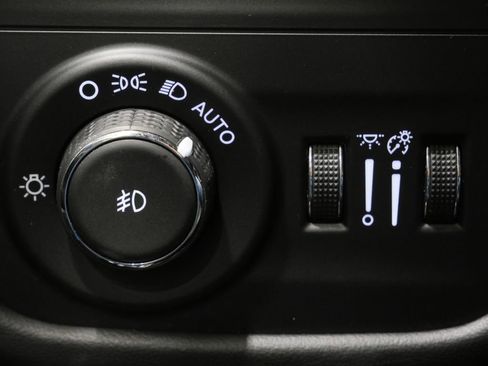 Used 2023 Jeep Grand Cherokee L Summit AWD/4WD image 16