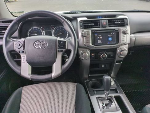 Used 2018 Toyota 4Runner SR5 AWD/4WD image 27