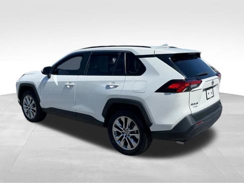 Used 2025 Toyota RAV4 XLE Premium w/ Weather Package AWD/4WD image 5
