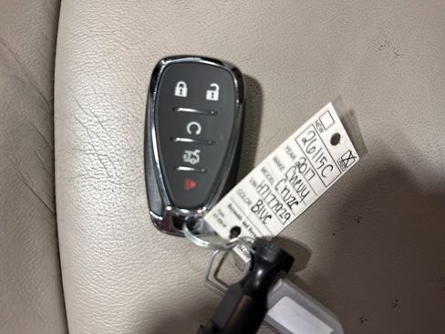Used 2017 Chevrolet Cruze Premier FWD image 27