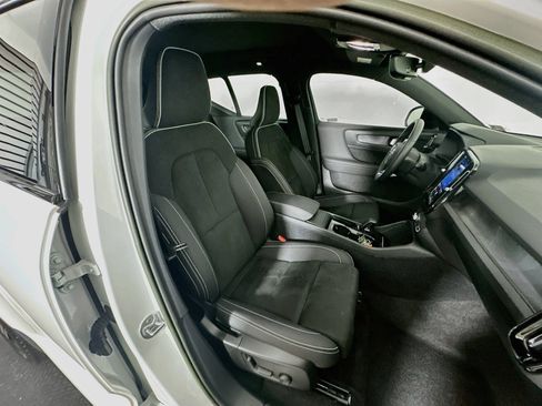 Used 2023 Volvo XC40 Recharge Plus AWD/4WD image 31