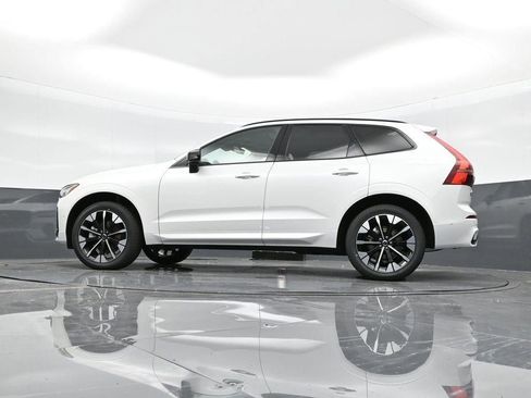 New 2026 Volvo XC60 B5 Plus w/ Protection Package Premier image 30