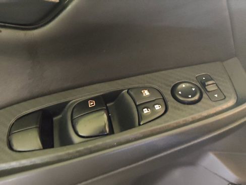 Used 2025 Nissan Sentra S FWD image 27