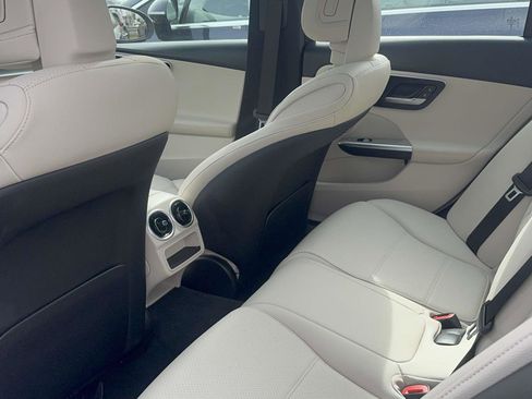 Used 2023 Mercedes-Benz C 300 4MATIC Sedan image 32
