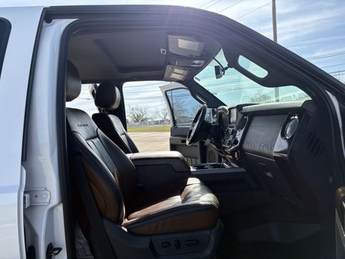 Used 2014 Ford F250 Platinum w/ FX4 Off-Road Package image 16