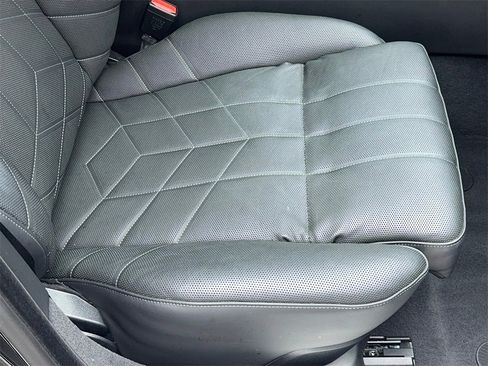 Used 2025 BMW 740i image 47