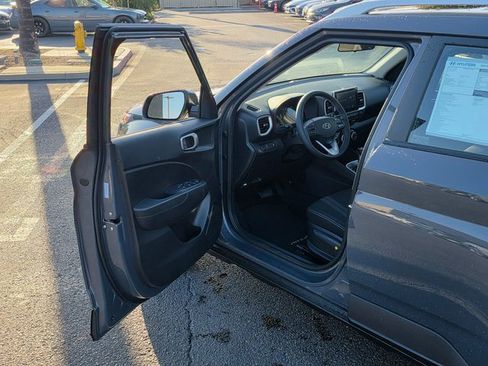 New 2025 Hyundai Venue SEL image 37