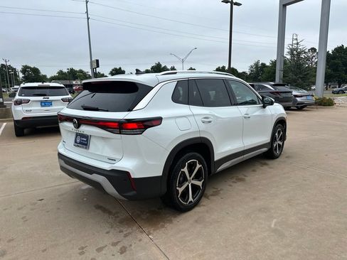 Used 2026 Volkswagen Tiguan SE AWD/4WD image 5