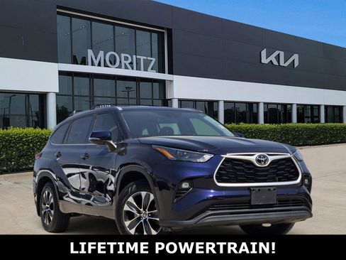 Used 2022 Toyota Highlander XLE image 1