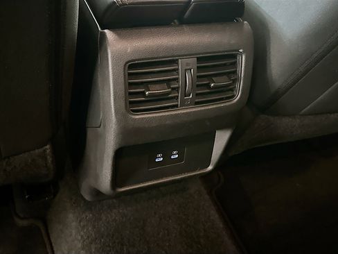 Used 2025 Nissan Rogue SV image 27