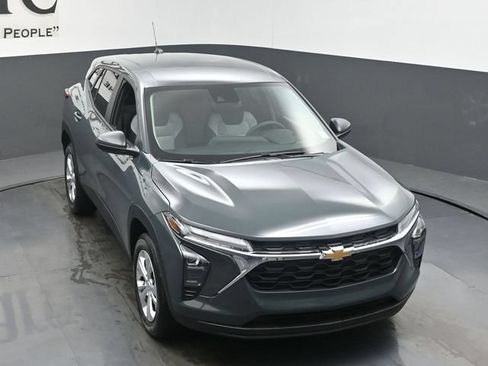 New 2026 Chevrolet Trax LS FWD image 25