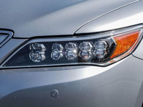 Used 2017 Acura RLX Sport Hybrid w/ Advance Pkg image 7