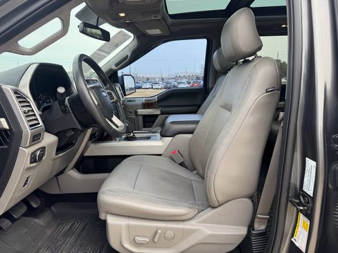 Used 2015 Ford F150 Lariat image 10