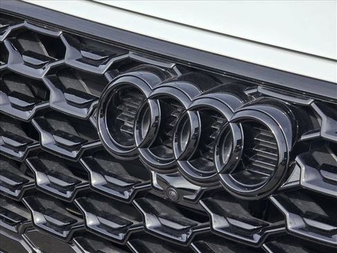 Used 2024 Audi Q5 2.0T Premium Plus w/ Premium Plus Package image 11