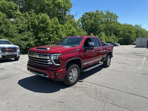 Used 2024 Chevrolet Silverado 3500 High Country w/ Z71 Off-Road Package AWD/4WD image 2