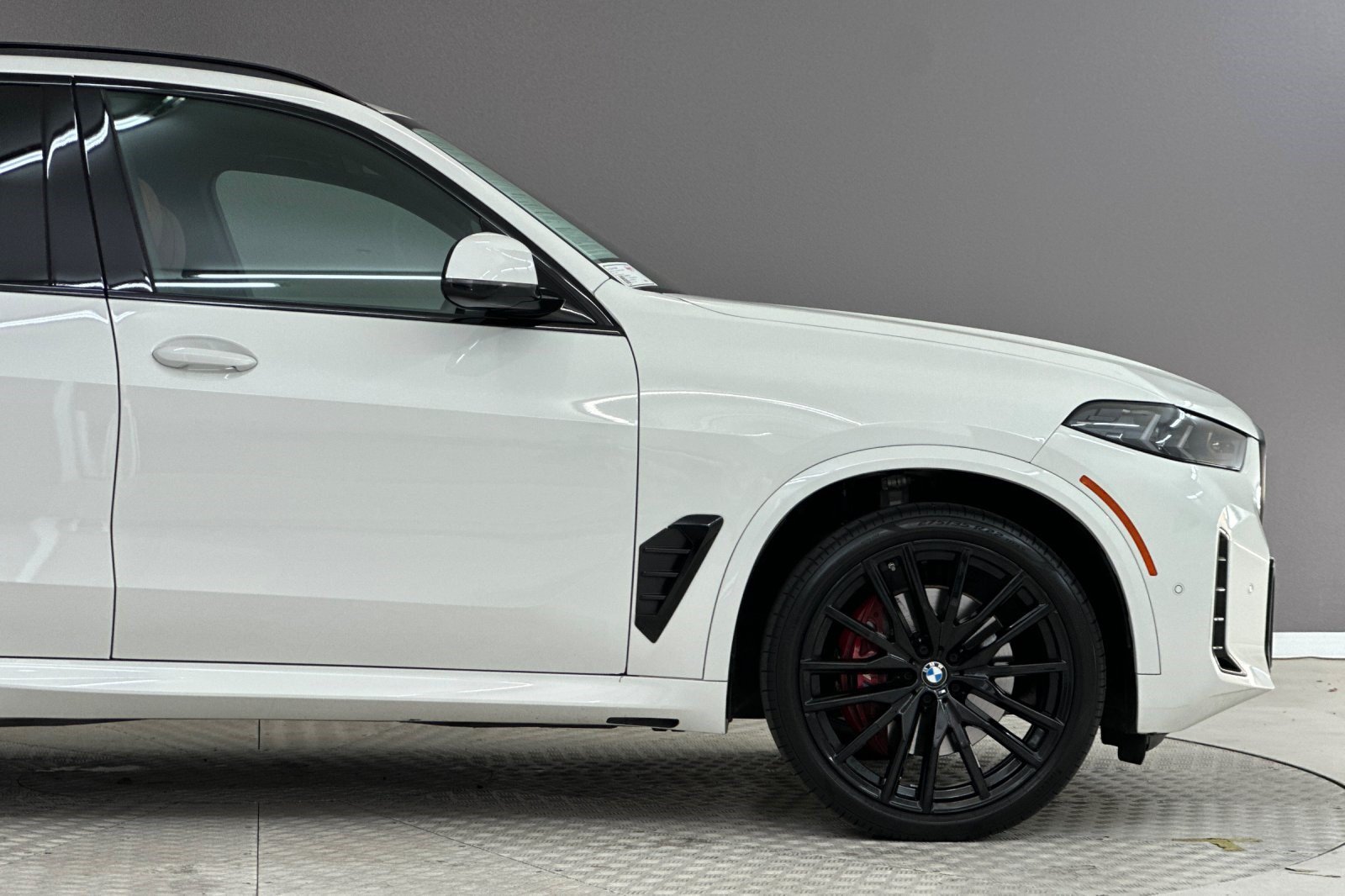 Used 2024 BMW X5 sDrive40i w/ M Sport Package RWD image 36