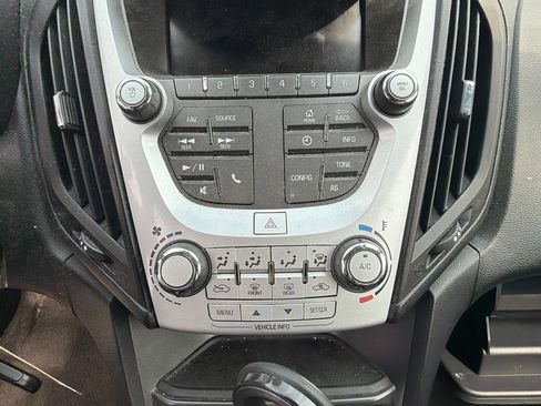 Used 2017 Chevrolet Equinox LT w/ Driver Confidence Package II AWD/4WD image 16