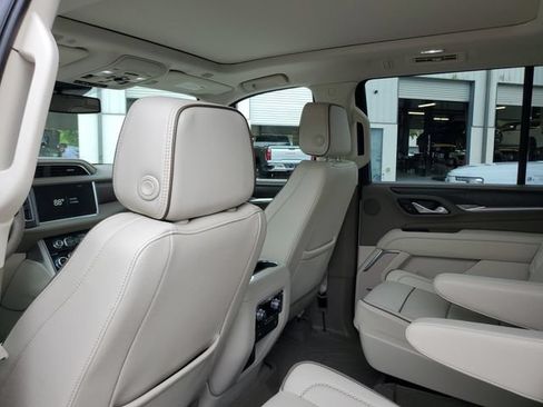 Used 2024 GMC Yukon Denali AWD/4WD image 9