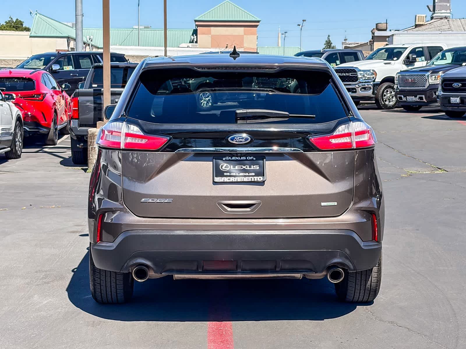 Used 2019 Ford Edge SE FWD image 3