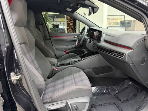 Used 2022 Volkswagen GTI SE FWD image 17