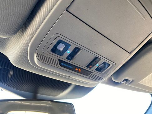 Used 2023 Ford Explorer XLT w/ Equipment Group 202A image 23