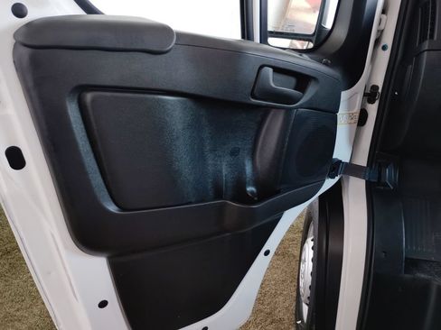 Used 2024 RAM ProMaster 2500 w/ Convenience Group FWD image 22