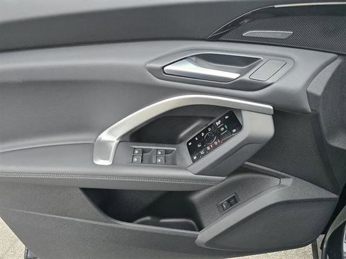 Used 2025 Audi Q5 Premium Plus image 27