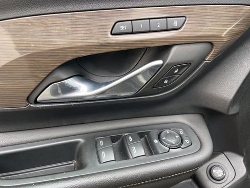 Used 2023 GMC Terrain Denali w/ Denali Premium Package image 13