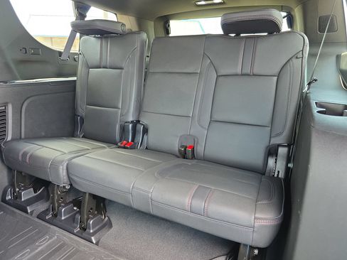 Used 2026 Chevrolet Suburban RST w/ Comfort Package RWD image 12