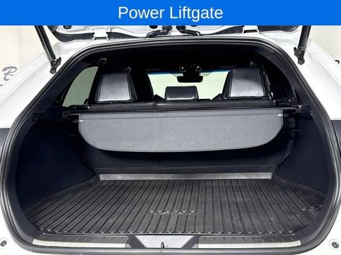 Used 2023 Toyota Venza XLE AWD/4WD image 16