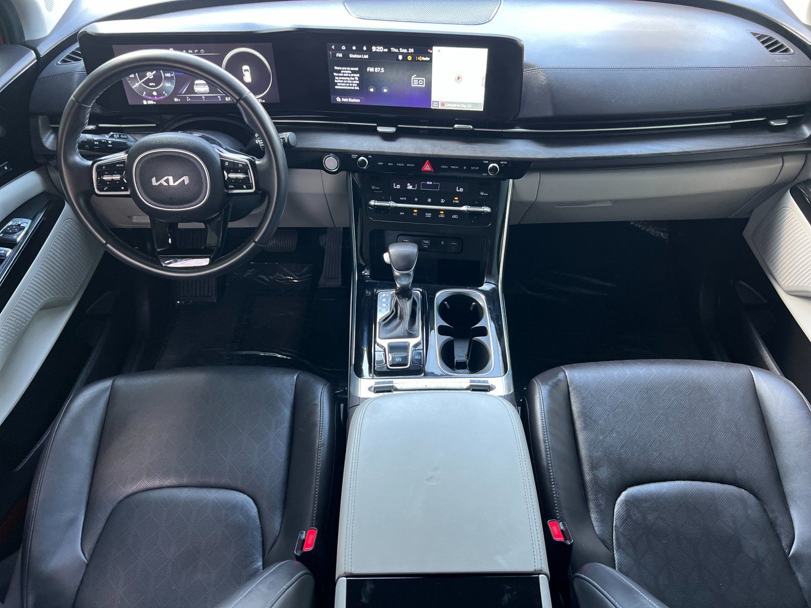Certified 2024 Kia Carnival SX FWD image 12