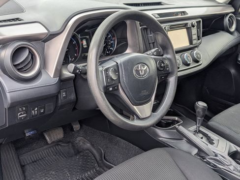 Used 2018 Toyota RAV4 LE image 14