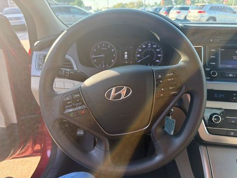 Used 2015 Hyundai Sonata SE w/ Option Group 09 FWD image 19