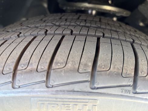 Used 2025 BMW 230i Coupe w/ Premium Package image 12