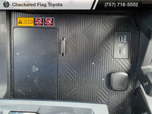 Used 2024 Toyota Tacoma Limited w/ Limited Package (LT) AWD/4WD image 20
