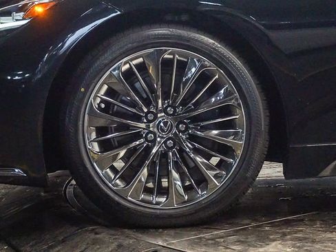 Used 2022 Lexus LS 500 image 9