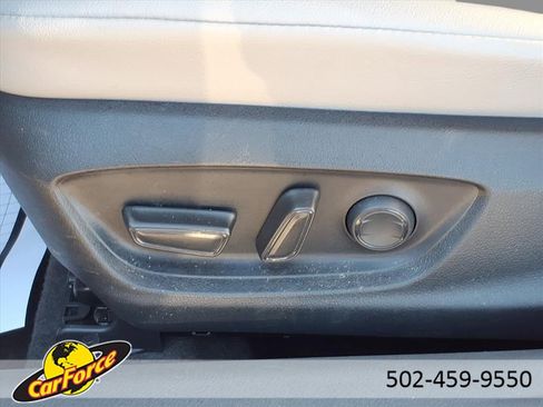 Used 2022 Toyota Camry SE image 18