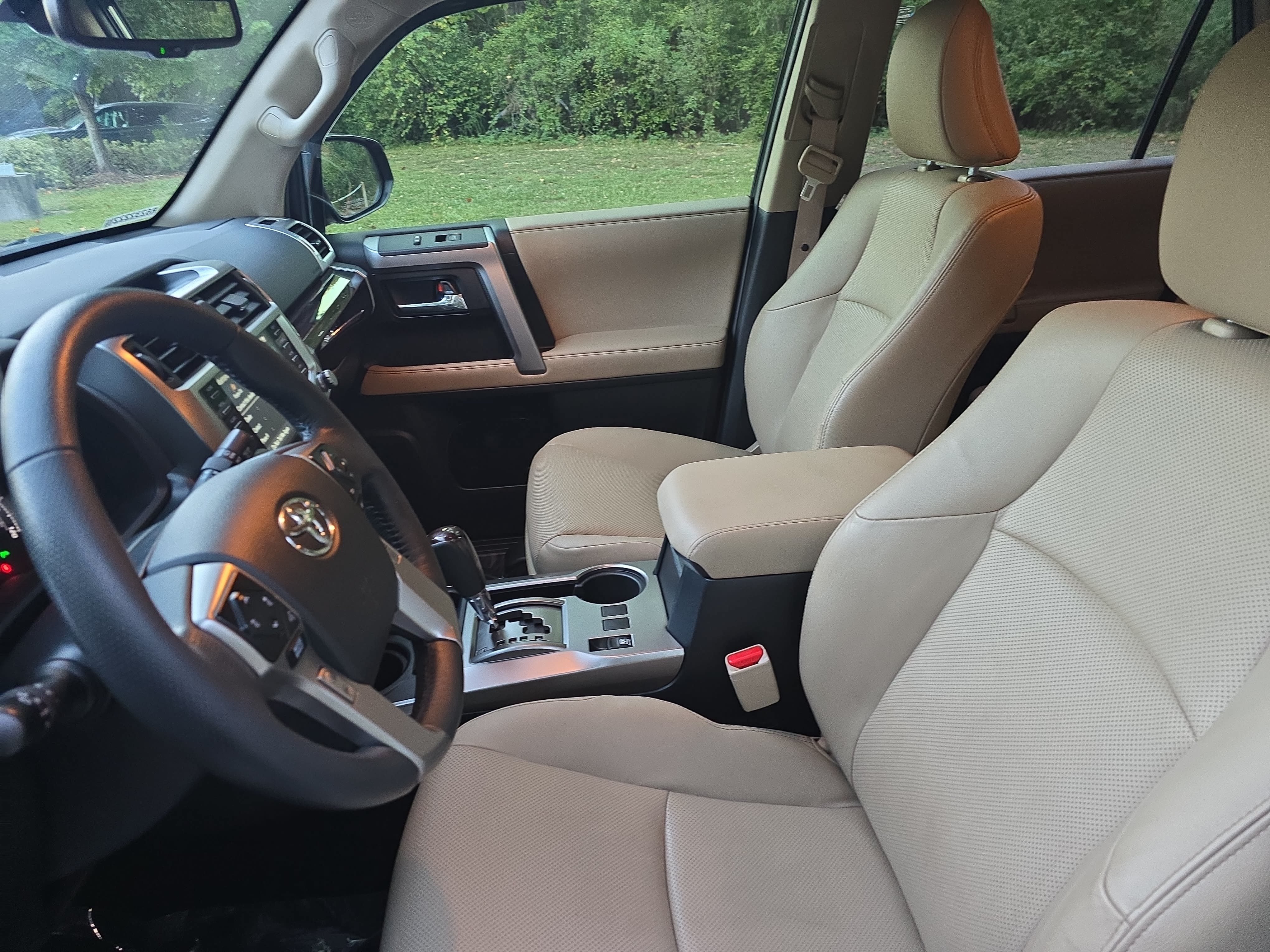 Used 2024 Toyota 4Runner Limited AWD/4WD image 13