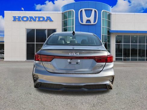 Used 2024 Kia Forte GT-Line w/ GT-Line Premium Package FWD image 4