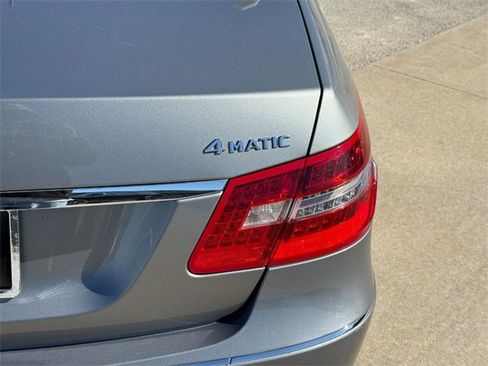 Used 2013 Mercedes-Benz E 350 4MATIC Sedan image 11