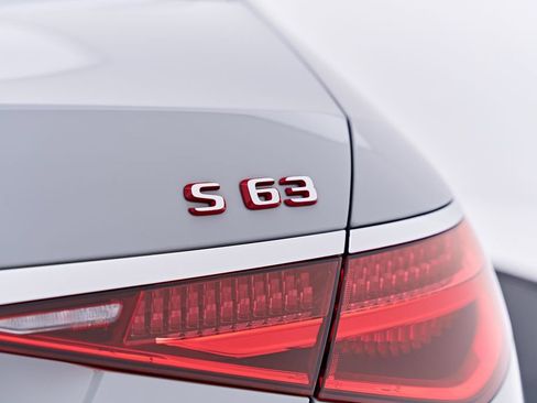 Used 2024 Mercedes-Benz S 63 AMG S w/ Rear Seat Package image 31