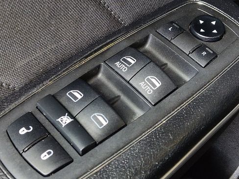 Used 2019 Dodge Charger SXT AWD/4WD image 27