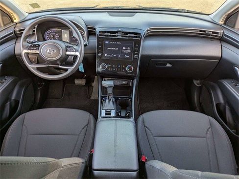 Used 2024 Hyundai Tucson SE image 15