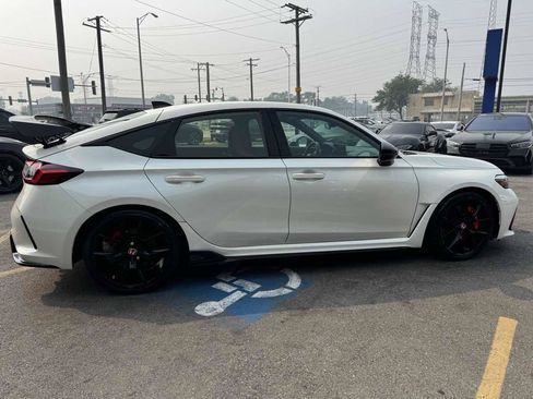 Used 2023 Honda Civic Type R image 4