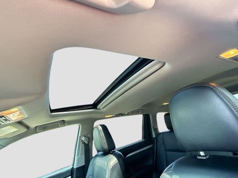 Used 2018 Toyota Highlander XLE FWD image 24