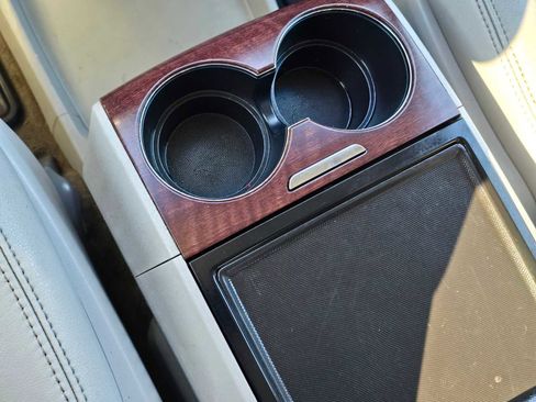 Used 2013 Toyota Sienna XLE image 27