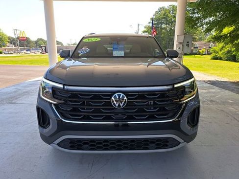 Used 2024 Volkswagen Atlas Cross Sport SE w/ Panoramic Sunroof Package AWD/4WD image 2